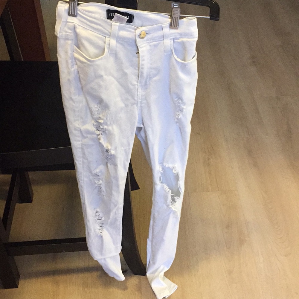 White skinny jeans